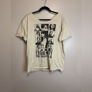 Taylor Swift Cream Graphic Short Sleeve Tee